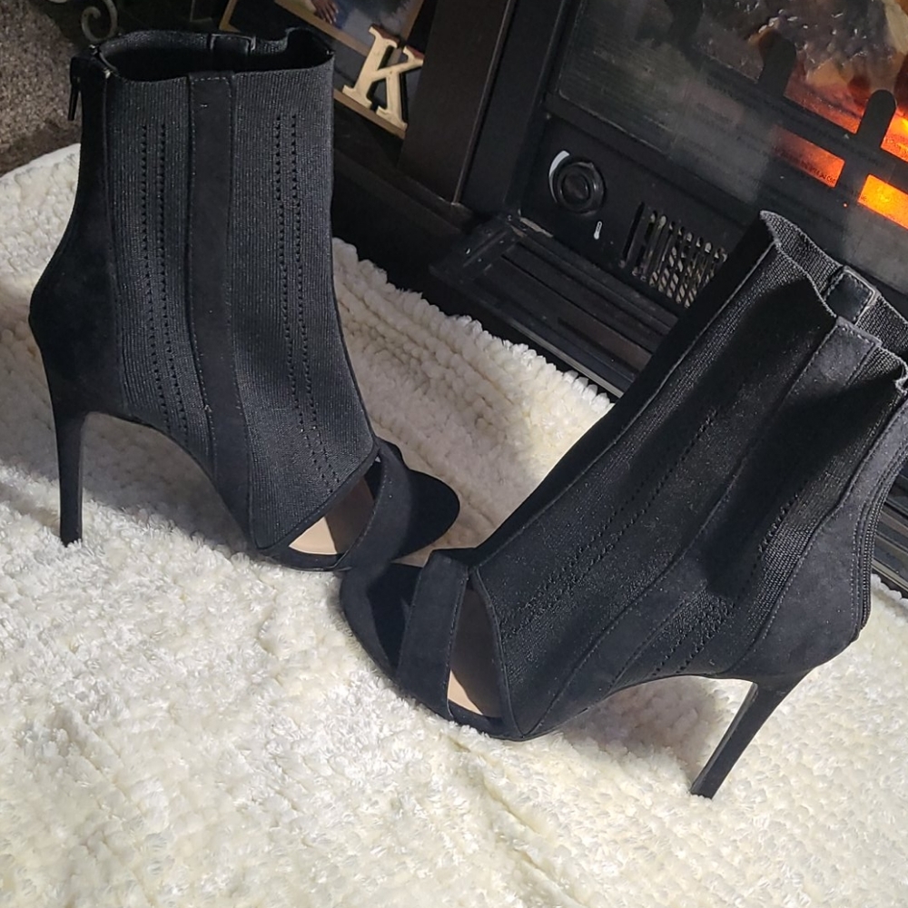 Shoes - Picture 5 of 6
